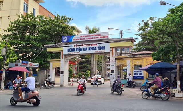 Gần 20 người đã nhập viện nghi bị ngộ độc do ăn tiết canh dê