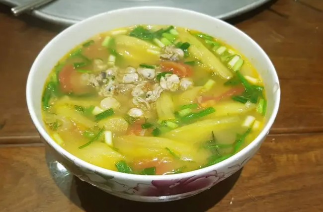 Canh dọc mùng thanh mát mùa hè được nhiều chị em nội trợ lựa chọn