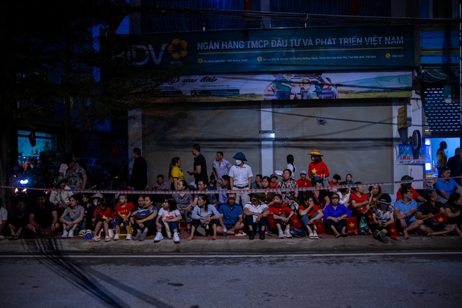 
7h45 phút sáng 7/5, Lễ diễu binh, diễu hành kỷ niệm 70 năm Chiến
thắng Điện Biên Phủ lừng lẫy năm châu, chấn động địa cầu chính
thức diễn ra tại mảnh đất Điện Biên lịch sử.