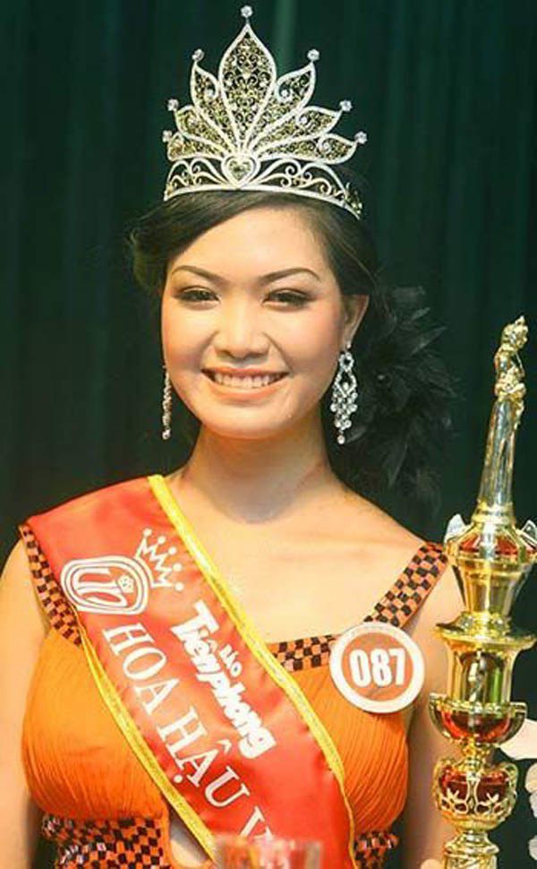 Hoa hậu Thùy Dung đăng quang ngôi vị cao nhất khi mới 18 tuổi.