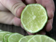 Sức khỏe - “Cô bé” bị tàn phá vì kiểu tránh thai độc nhất vô nhị, bác sĩ cũng sợ trước cách "bảo vệ" táo bạo của người trẻ