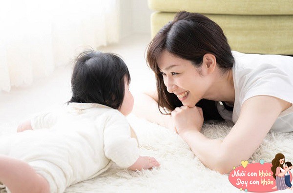 Chú ý giao tiếp bằng mắt.