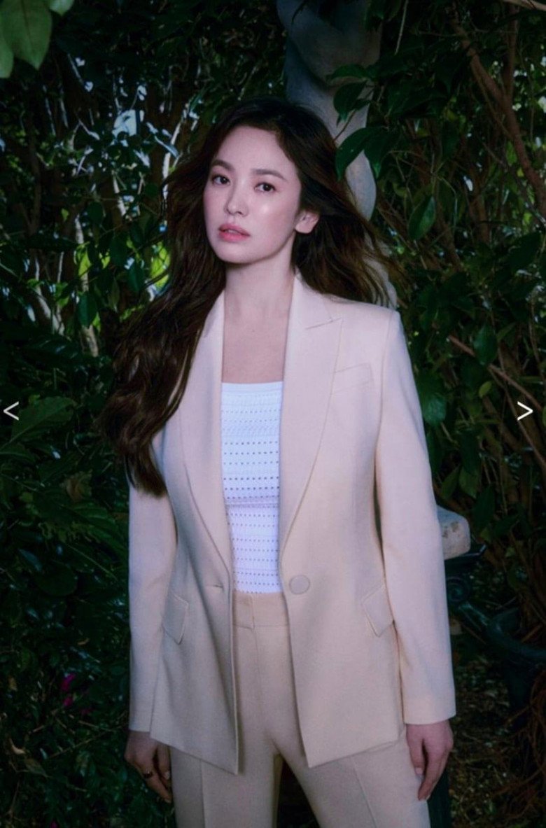 Dự sự kiện có chồng cũ, Song Hye Kyo mặc đầm xẻ ngực sâu hun hút, ảnh chụp lén đẹp không chê nổi - 5