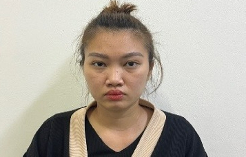 Hotgirl môi giới mại dâm tại quận Tây Hồ. Ảnh: Công an TP.Hà Nội