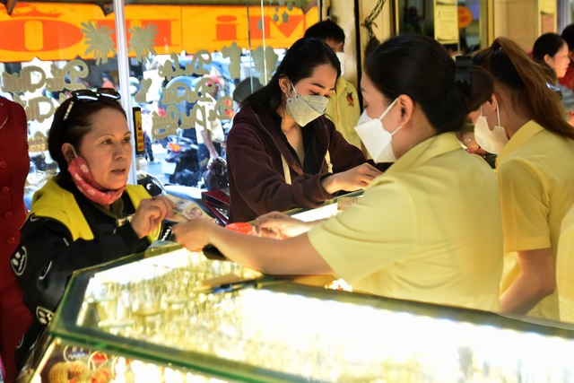 Giá vàng trong nước sáng nay tăng mạnh đối với vàng SJC