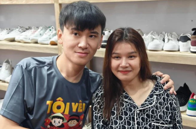 Xúc động chàng kỹ sư bỏ việc nghìn đô, vượt 5.000 km sang Việt Nam ở rể, chăm vợ liệt tứ chi - 2