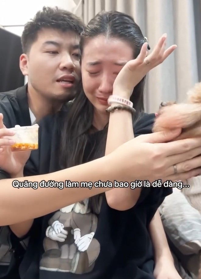 Người đẹp khóc nức nở khi mừng hụt tưởng có thai.