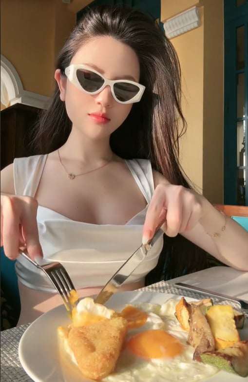 Nhan sắc bà bầu 10 điểm không có nhưng, nhưng lại bị phản ứng vì ăn trứng chưa chín kĩ trong thai kỳ.