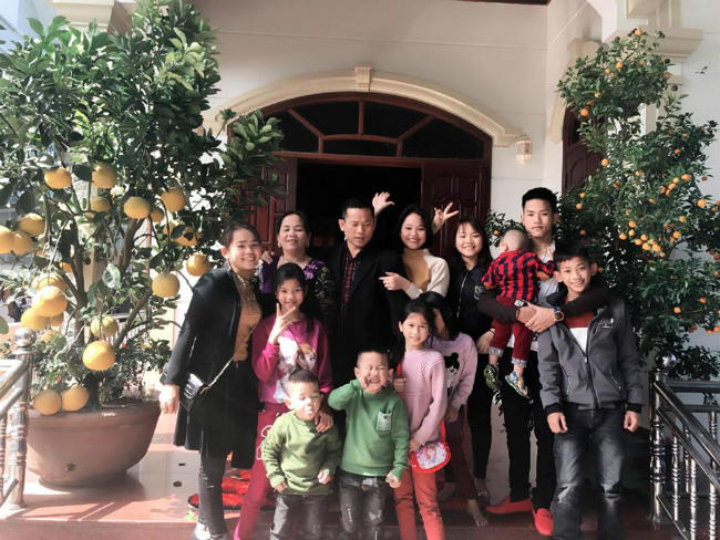 Một gia ᵭình khác ở Nghệ An cũng có 15 người con