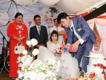 Xúc động chàng kỹ sư bỏ việc nghìn đô, vượt 5.000 km sang Việt Nam ở rể, chăm vợ liệt tứ chi