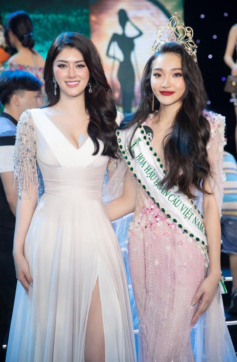 Huỳnh Tiên từng đăng quang Hoa hậu châu Á tại Australia hồi 2016. Thời gian trước, cô còn nhận lời mời trở thành ban giám khảo của cuộc thi Hoa Hậu Hoàn cầu Việt Nam. 