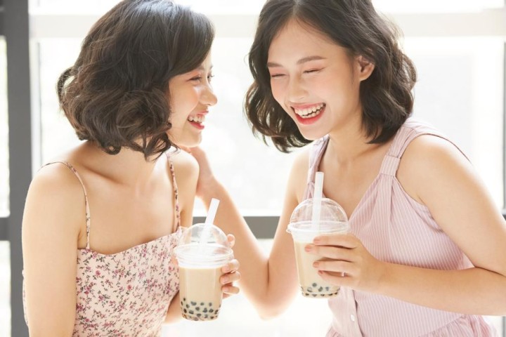 Đồ uống có đường, trà sữa... là những món được nhiều chị em ưa chuộng. (Ảnh minh họa).