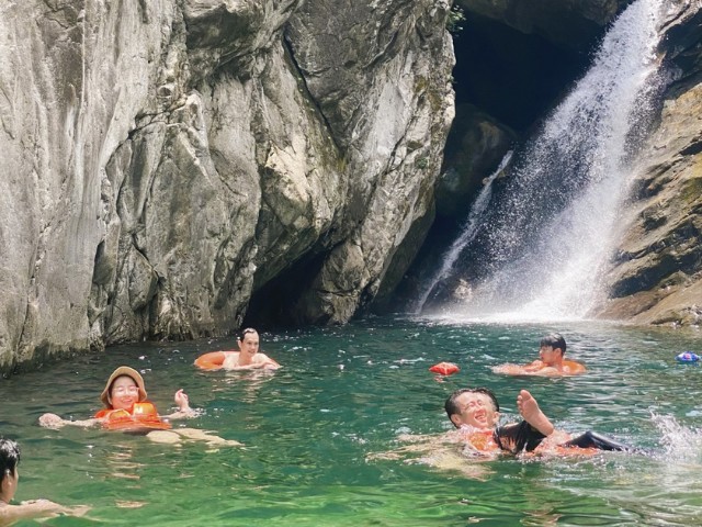 Giải nhiệt mùa hè với suối mát Khe Răm, vừa picnic thư giãn, vừa thưởng ...
