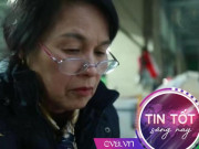 Tin tức - Người phụ nữ 41 năm chưa từng mỉm cười, 66 tuổi hạnh phúc ôm 2 con trong lòng