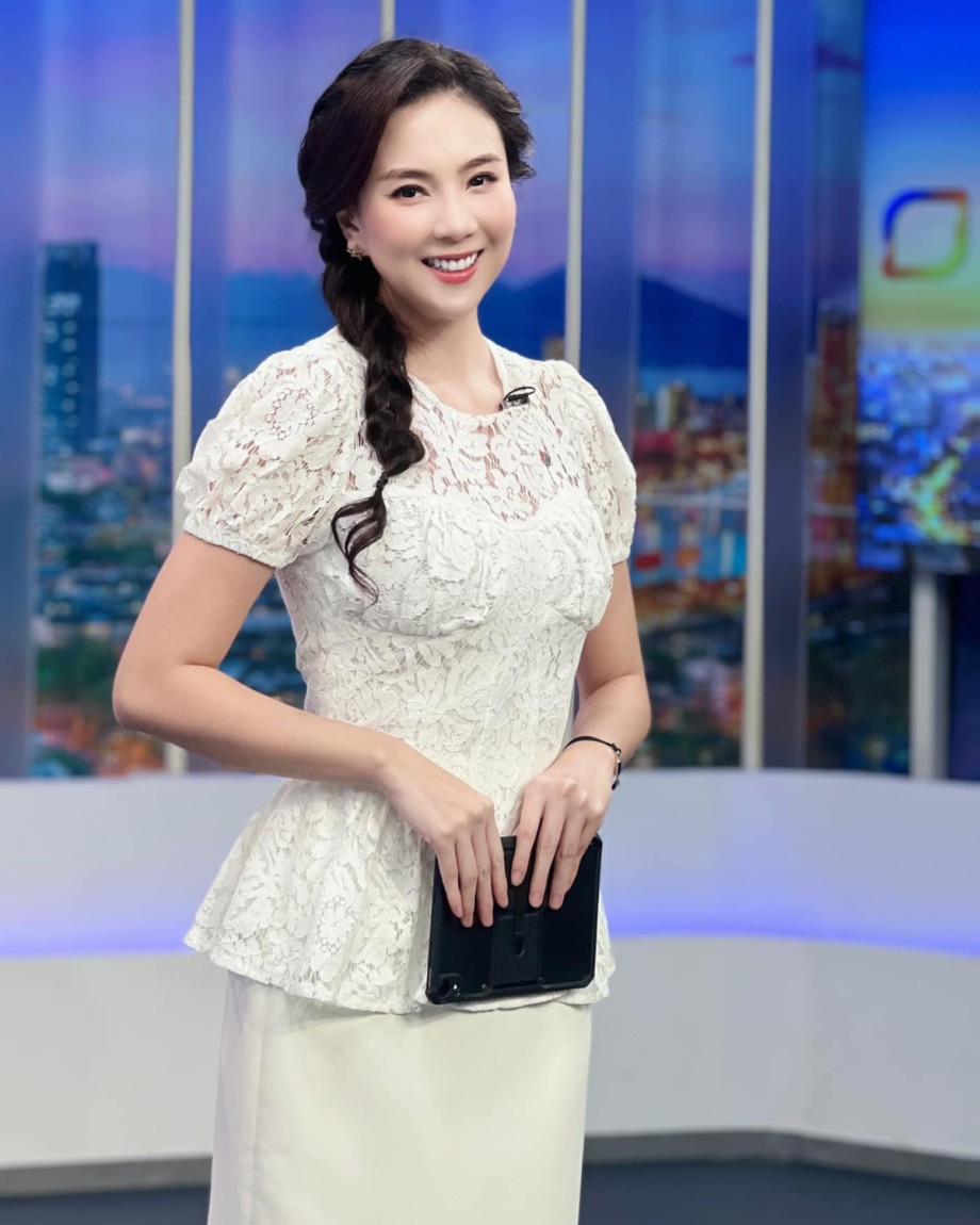4 mỹ nhân Việt ngoài tuổi 30 vẫn sở hữu vòng eo 58cm vạn người mê, khiến thiếu nữ đôi mươi cũng ghen tỵ - 2