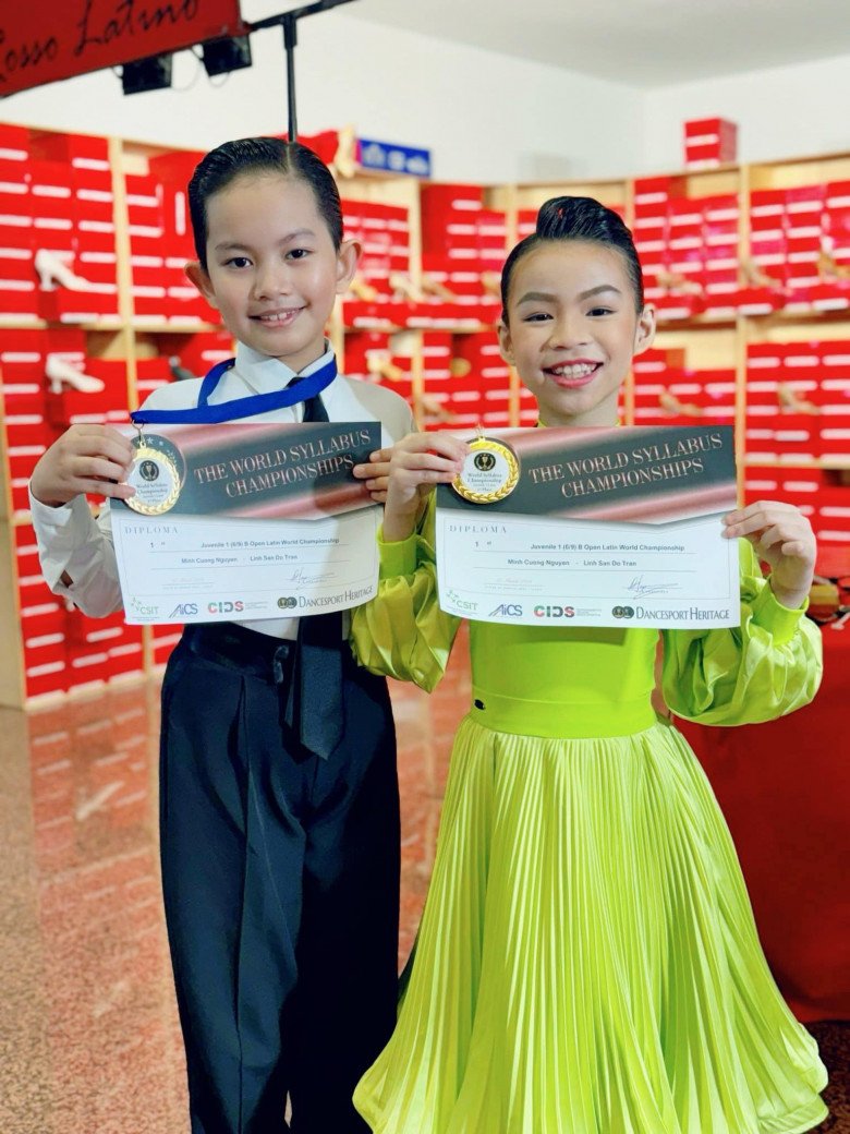 Con trai Phan Hiển lần thứ 2 giành chức Vô địch Thế giới ở tuổi lên 9.