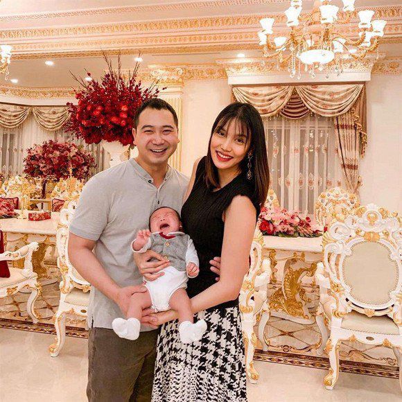 Con trai Lan Khuê có cuộc sống sung túc chuẩn thiếu gia từ khi mới chào đời.