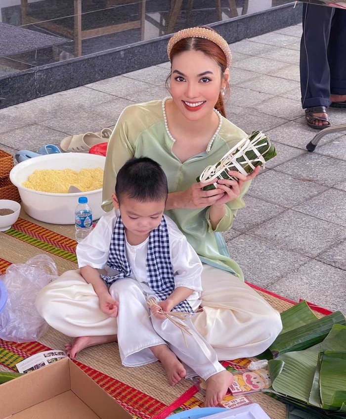 Nhiều lần, nữ người mẫu tiết lộ quý tử hiếu động, sống tình cảm.
