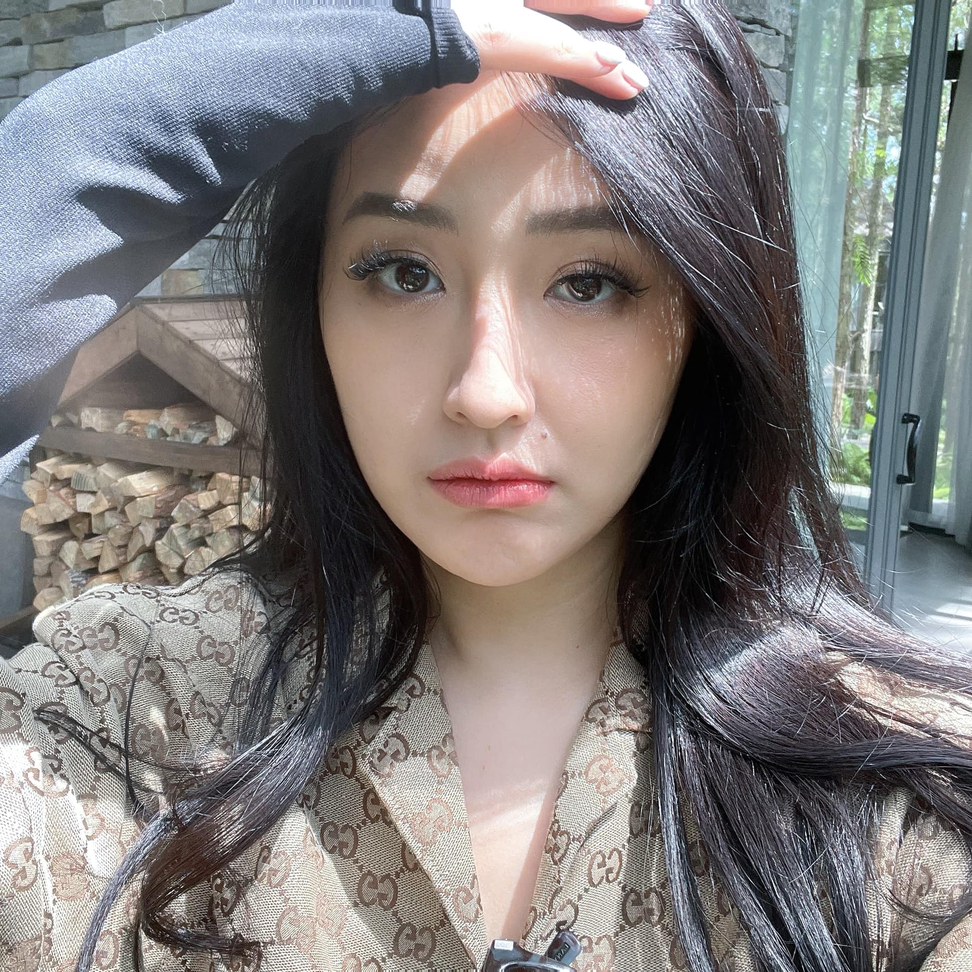 Sao Việt 24h: Hồ Hoài Anh hiếm hoi xuất hiện bên con gái,  Lưu Hương Giang vui mừng khi ái nữ lên chức - 4