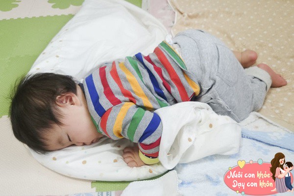 Những đứa trẻ thích ngủ sấp được dự đoán có tính sở hữu cao.