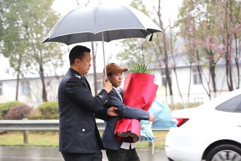 Anh Zhang Hua muốn học đọc và viết, sau đó học lái xe và tìm cho mình một cái nghề để kiếm sống.