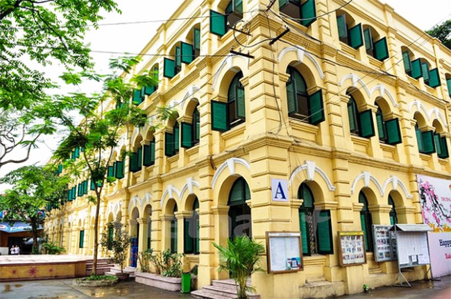 5 ngôi trường hơn 100 tuổi ở Hà Nội: Chất lượng giáo dục luôn dẫn đầu, có trường là amp;#34;cái nôiamp;#34; của nhiều Hoa hậu - 1