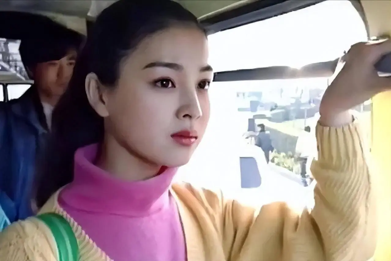 Ly hôn sau khi sinh con là cú sốc lớn đối với Triệu Minh Minh.