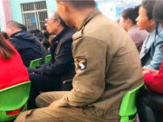 Yêu con - Ông bố bị đăng hình lên mạng khi đi họp phụ huynh, cộng đồng mạng tranh cãi gay gắt về trang phục