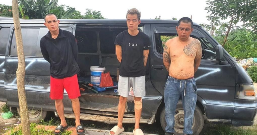 Các đối tượng cùng tang vật vụ việc. (Ảnh: Công an TP.Ninh Bình)