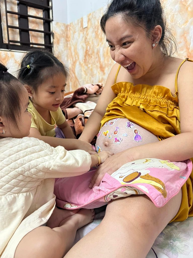 Bà xá Lê Dương Bảo Lâm khi mang thai con thứ 3.