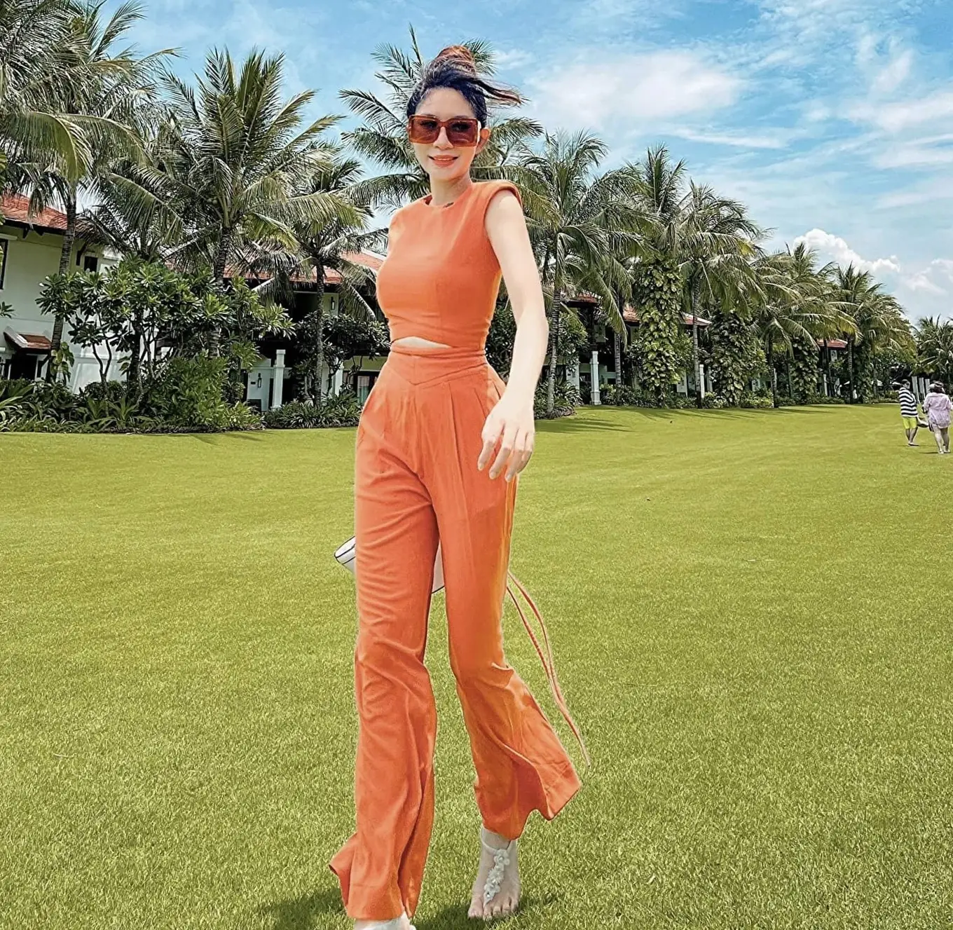 Vóc dáng mảnh mai của Minh Hà.