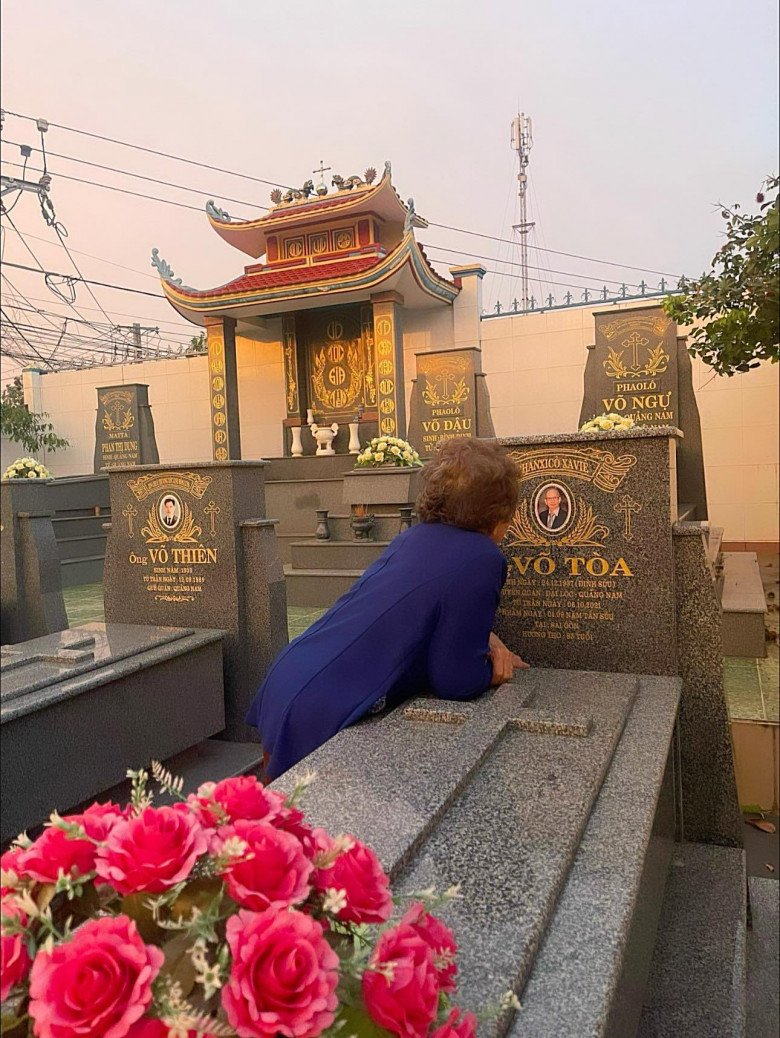 Sao Việt 24h: Ốc Thanh Vân lên tiếng về tin đồn tự lái trực thăng tại Úc, ông xã tiết lộ nỗi sợ - 16