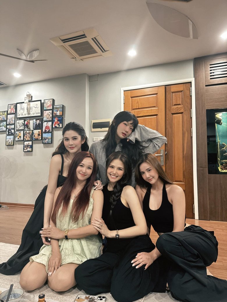 Sao Việt 24h: Ốc Thanh Vân lên tiếng về tin đồn tự lái trực thăng tại Úc, ông xã tiết lộ nỗi sợ - 14