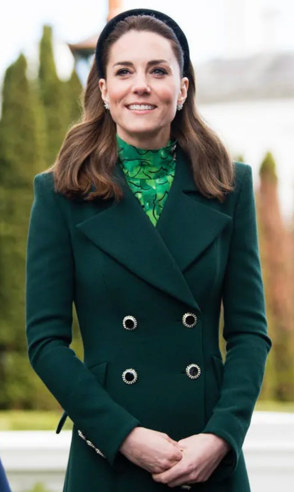 Kate Middleton không bao giờ mặc màu gì? - 4