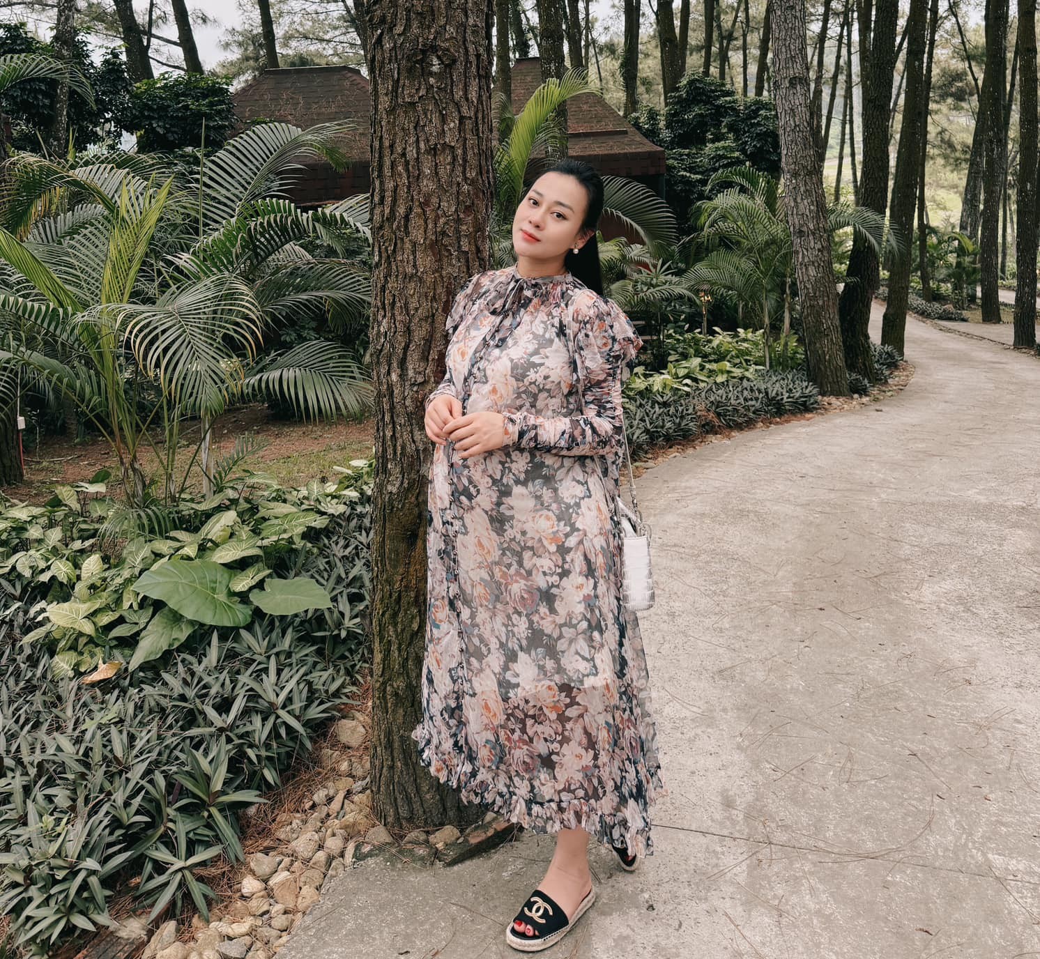 Nữ diễn viên tăng 20kg, lộ bụng to tròn ở tháng cuối thai kỳ.