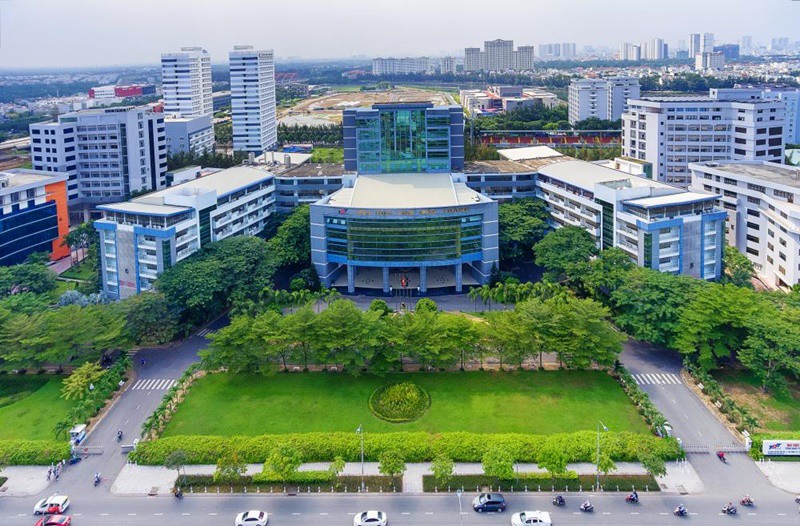 Ngoài việc được đánh giá cao về mặt chất lượng đào tạo, Đại học Tôn Đức Thắng còn nổi tiếng là một trong những ngôi trường có view "chất" bậc nhất Sài Gòn.
