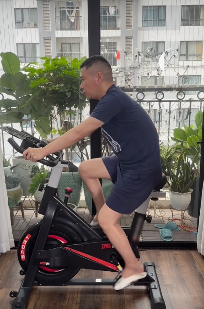 Những động tác cho thấy nam danh hài đã khỏe khoắn hơn trước.