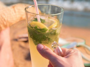 Làm đẹp - 5 loại đồ uống thu nhỏ vòng bụng