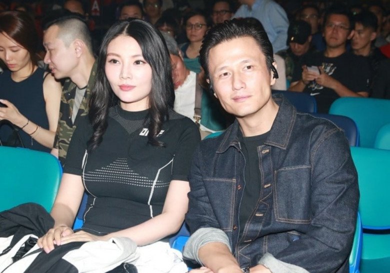 Tiểu Long Nữ tai tiếng vừa bị rao bán ảnh nhạy cảm lên mạng, được cầu hôn bằng nhẫn 3,2 tỷ đồng - 5