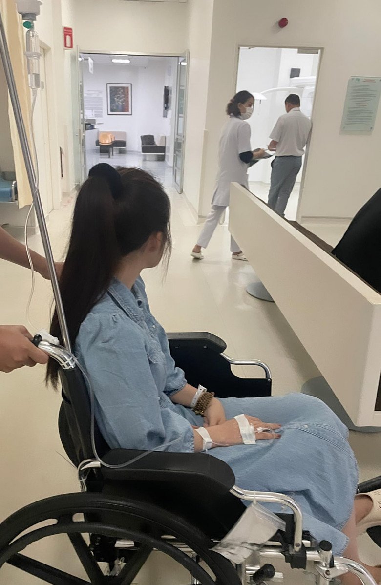 Sao Việt 24h: Nam Em bày sạp quần áo, bạn trai đi bán thịt lợn mưu sinh tại Đà Lạt sau drama - 15