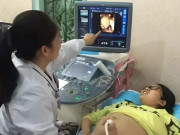 Bà bầu - Sinh con được 6 tháng người mẹ thấy bụng vẫn chuyển động, đi khám phát hiện đã có bầu 5 tháng
