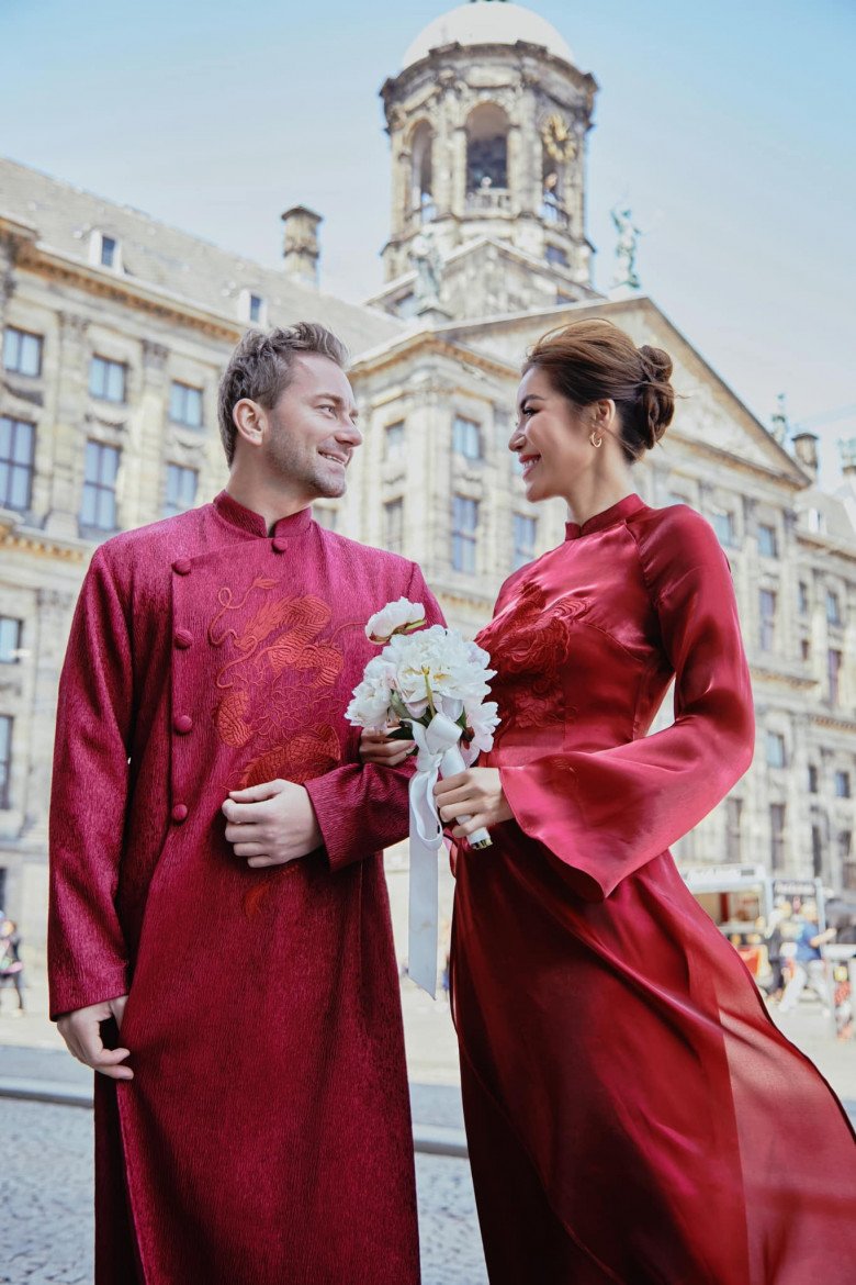 Cô và ông xã thực hiện nhiều bộ ảnh cưới trong nước và nước ngoài.