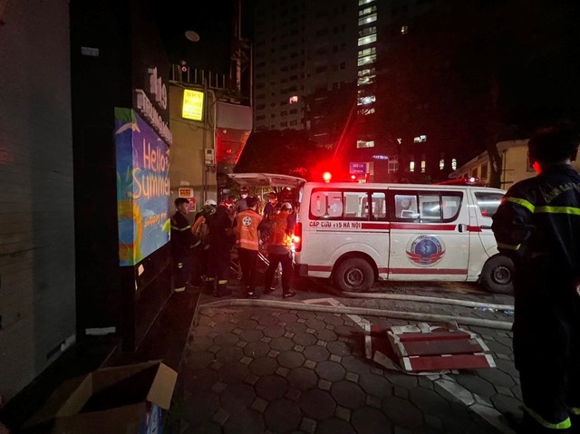 Lãnh đạo địa phương thông tin trên báo Tin tức, số người tử vong tính đến thời điểm 6h20 phút sáng là khoảng 14 người, 3 người bị thương. Lực lượng tại hiện trường vẫn đang tiếp cận tìm kiếm nạn nhân.