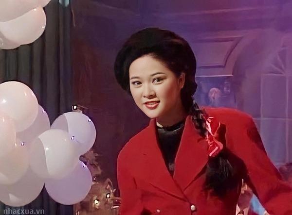 Như Quỳnh là nữ ca sĩ nổi tiếng với bài hát Người Tình Mùa Đông và nhiều ca khúc trong dòng nhạc bolero.