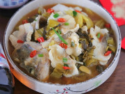 Bếp Eva - Nấu canh cá dưa chua, thêm một chai này vào, món ăn ngon và lạ miệng hơn hẳn