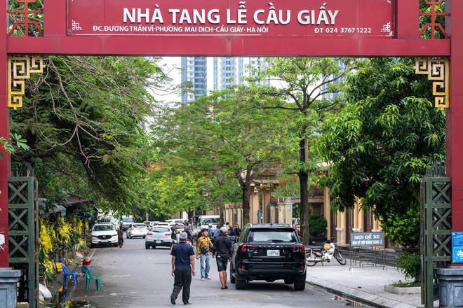 Tang thương bao trùm lễ tang của hai mẹ con chủ căn nhà trọ xảy ra vụ cháy khiến 14 người thiệt mạng - 1
