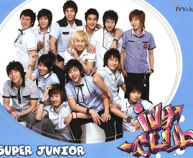 Super Junior thời đầy đủ 13 thành viên.