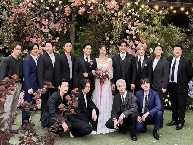 Lần đầu sau 15 năm, Super Junior đầy đủ 13 thành viên