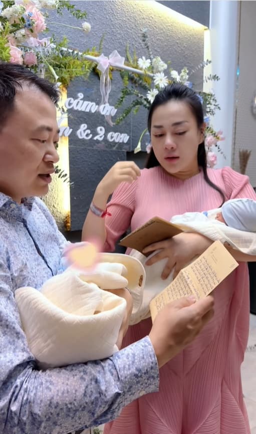 Phương Oanh vỡ oà hạnh phúc bởi hành động lãng mạn của ông xã.
