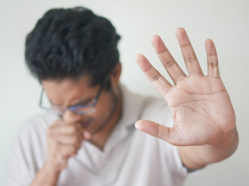 Người đàn ông 32 tuổi thấy nuốt vướng, tưởng bị ung thư vòm họng hóa mắc sùi mào gà ở vùng hiểm